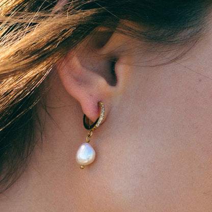 Pendientes de aro con perlas de agua dulce