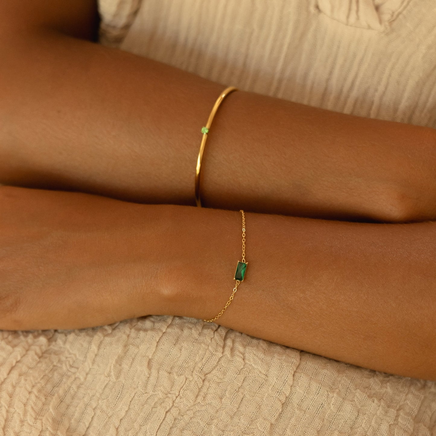 Brazalete Delgado de Esmeraldas
