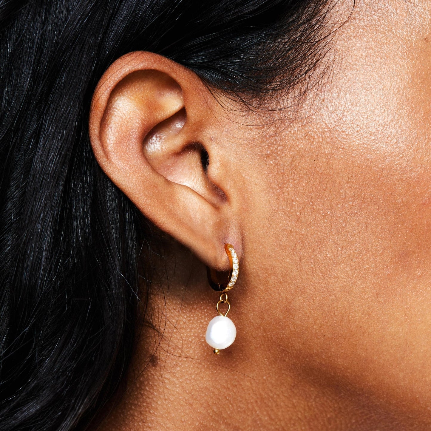 Pendientes de aro con perlas de agua dulce